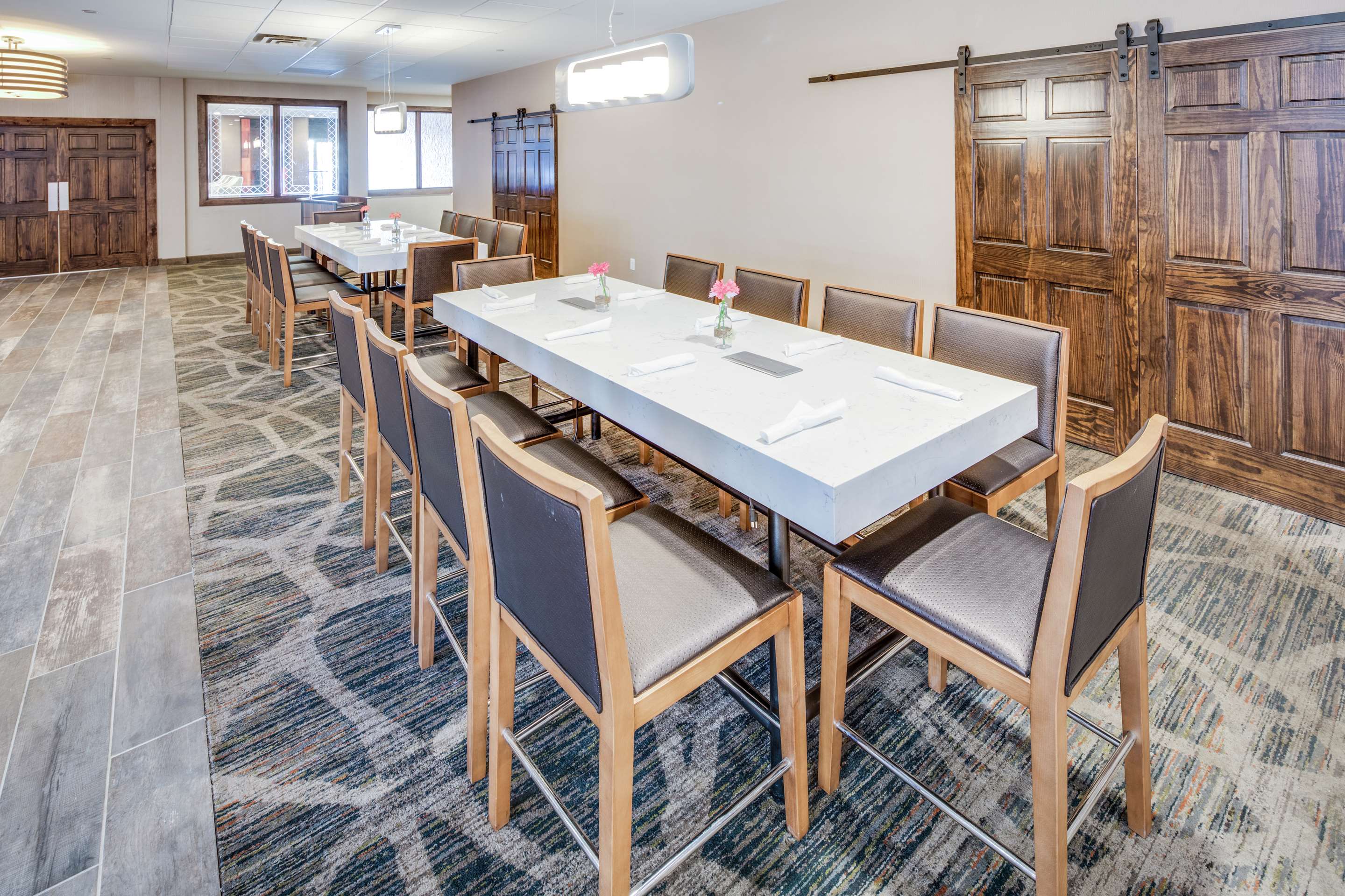 Restaurant | DoubleTree by Hilton Huntington
