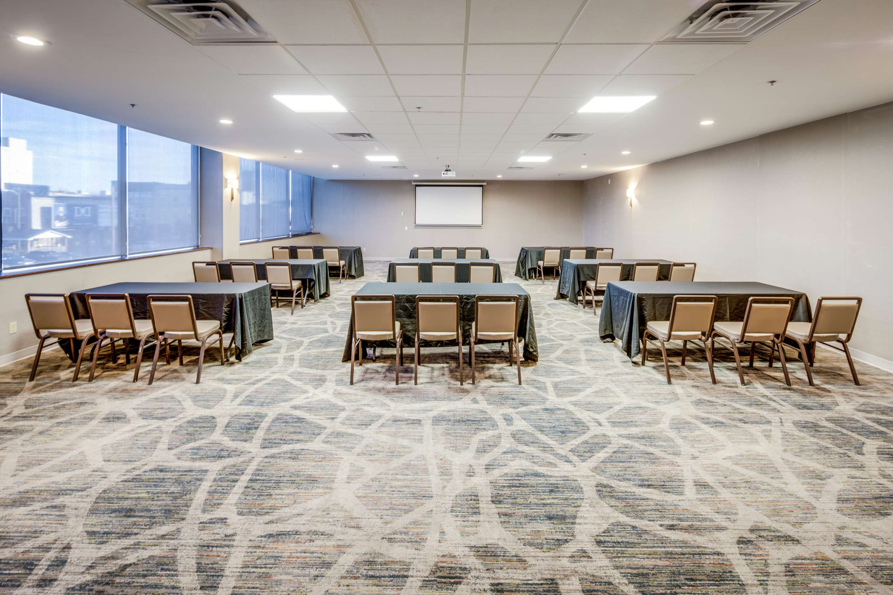 Meeting Room | DoubleTree by Hilton Huntington