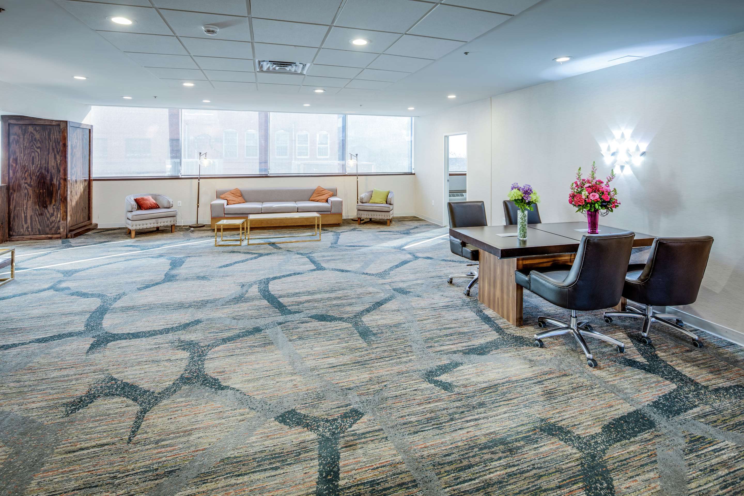 Meeting Room | DoubleTree by Hilton Huntington