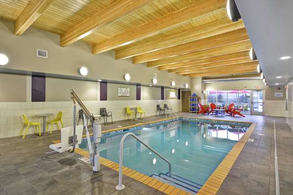 Pool - Home2 Suites by Hilton Plymouth