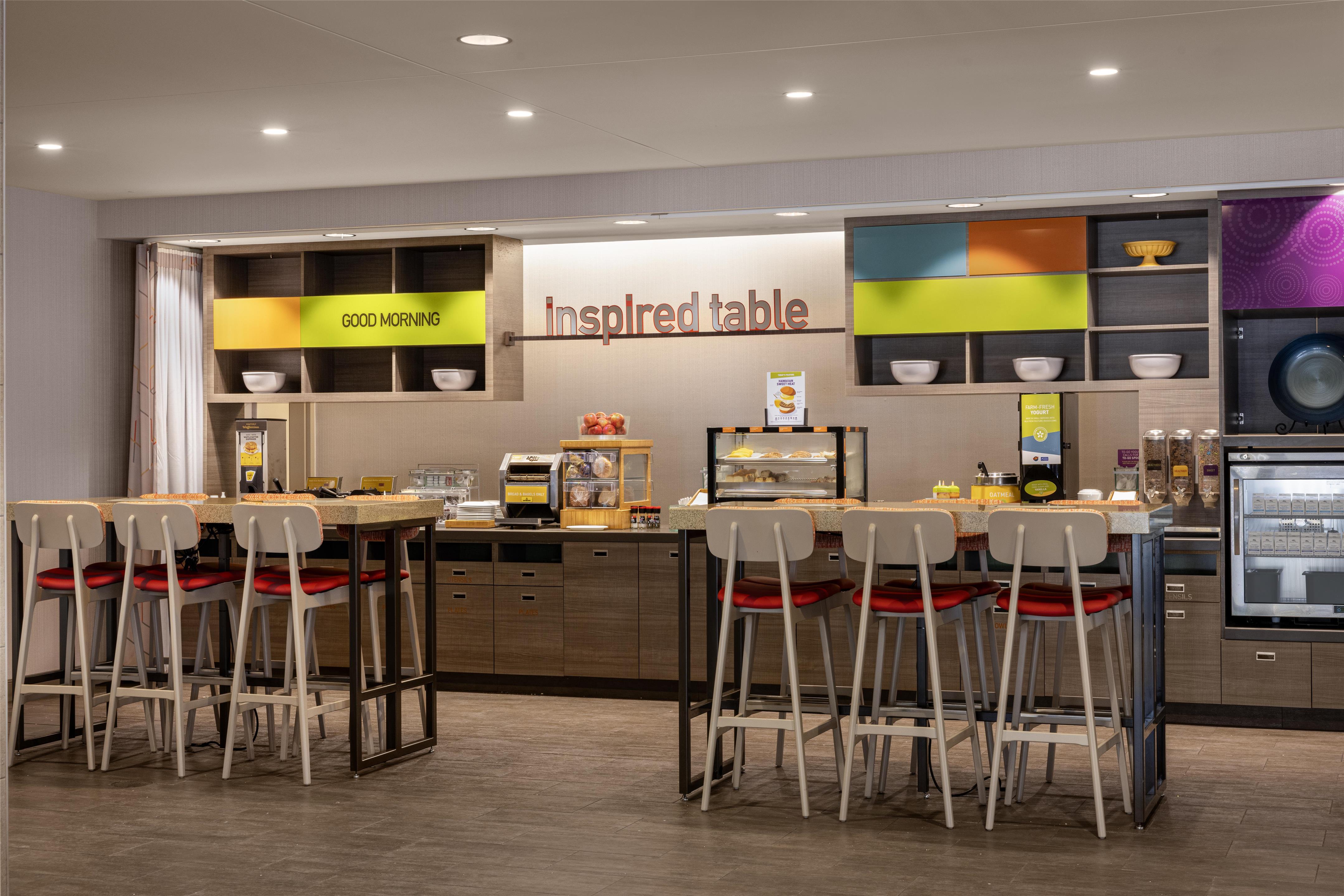 Breakfast Area | Home2 Suites by Hilton Plymouth, MN