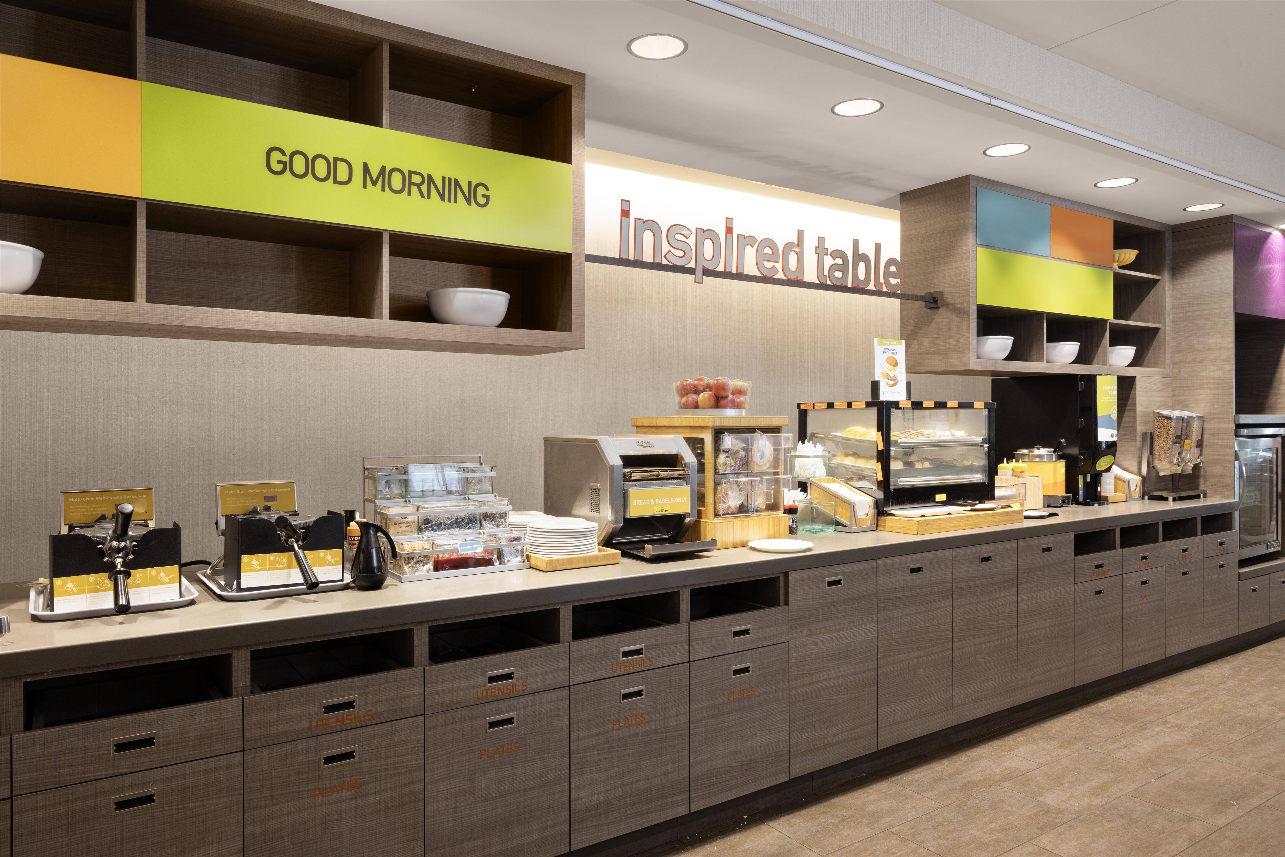 Breakfast Area | Home2 Suites by Hilton Plymouth, MN
