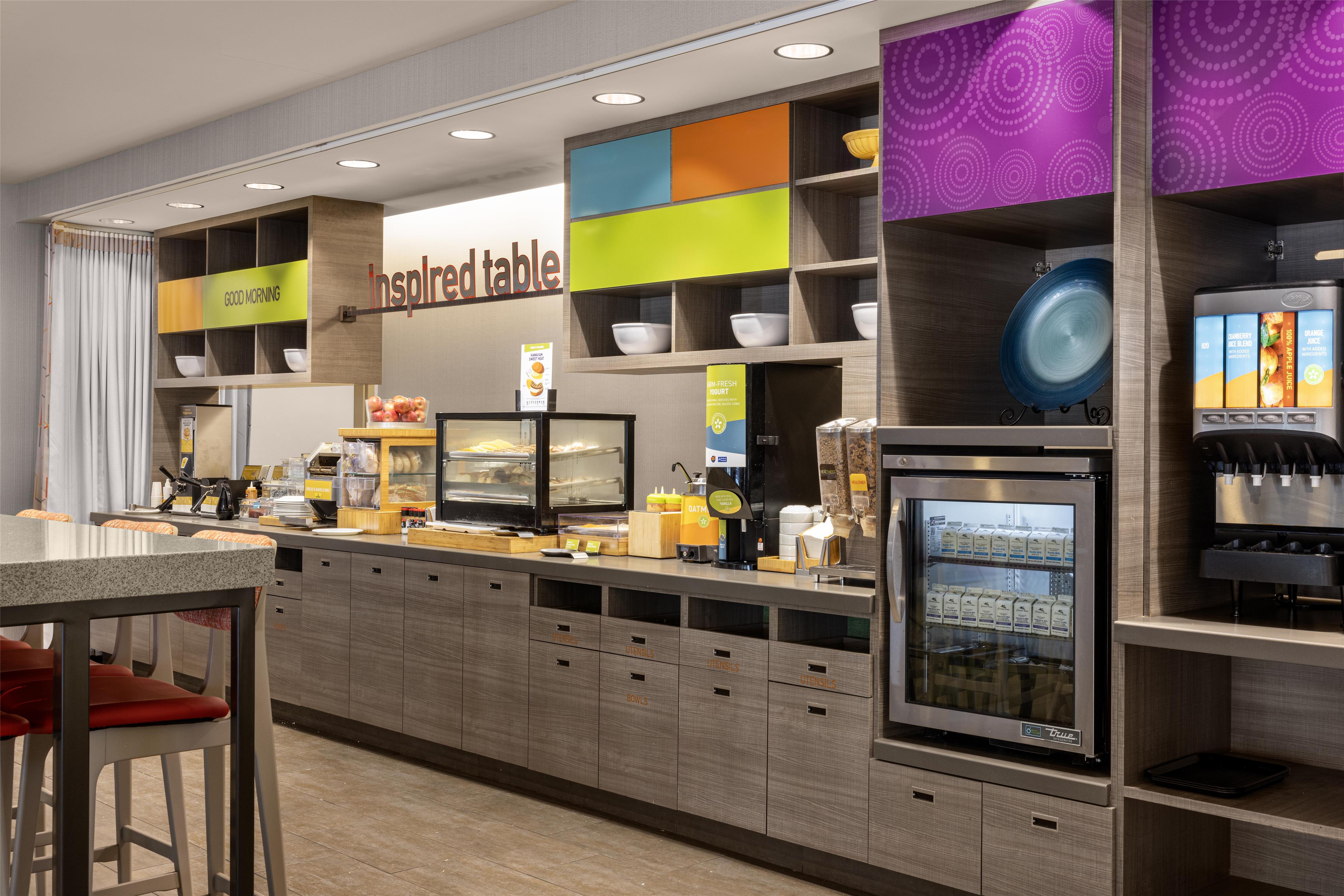 Breakfast Area | Home2 Suites by Hilton Plymouth, MN