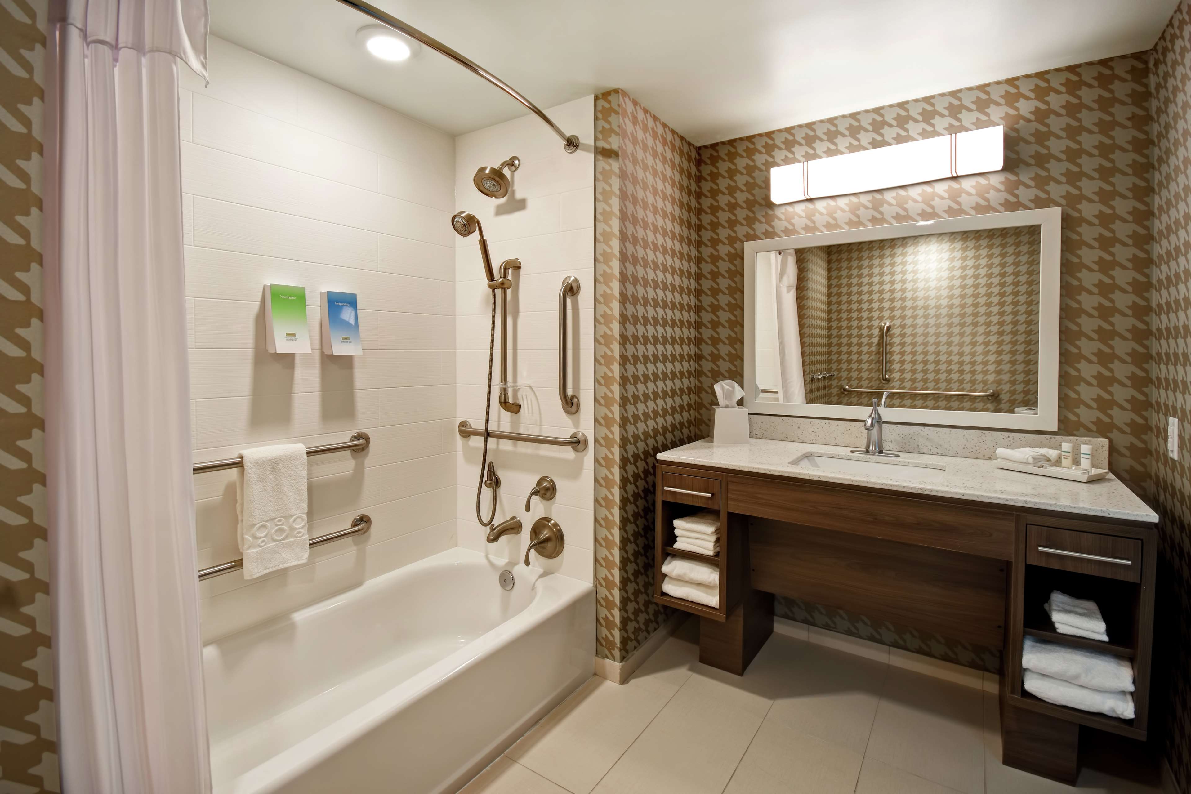 Home2 Suites by Hilton Gilbert Room Type - 1QN ACC TUB STUDIO NONSMK
