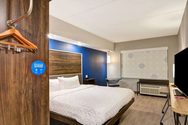  - Tru by Hilton Liverpool - I-81, Exit 25