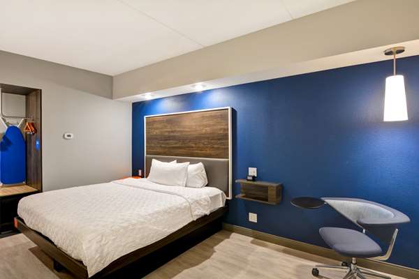  - Tru by Hilton Liverpool - I-81, Exit 25