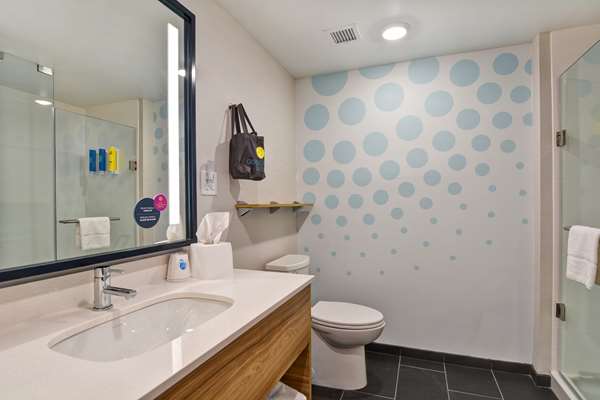  - Tru by Hilton Liverpool - I-81, Exit 25