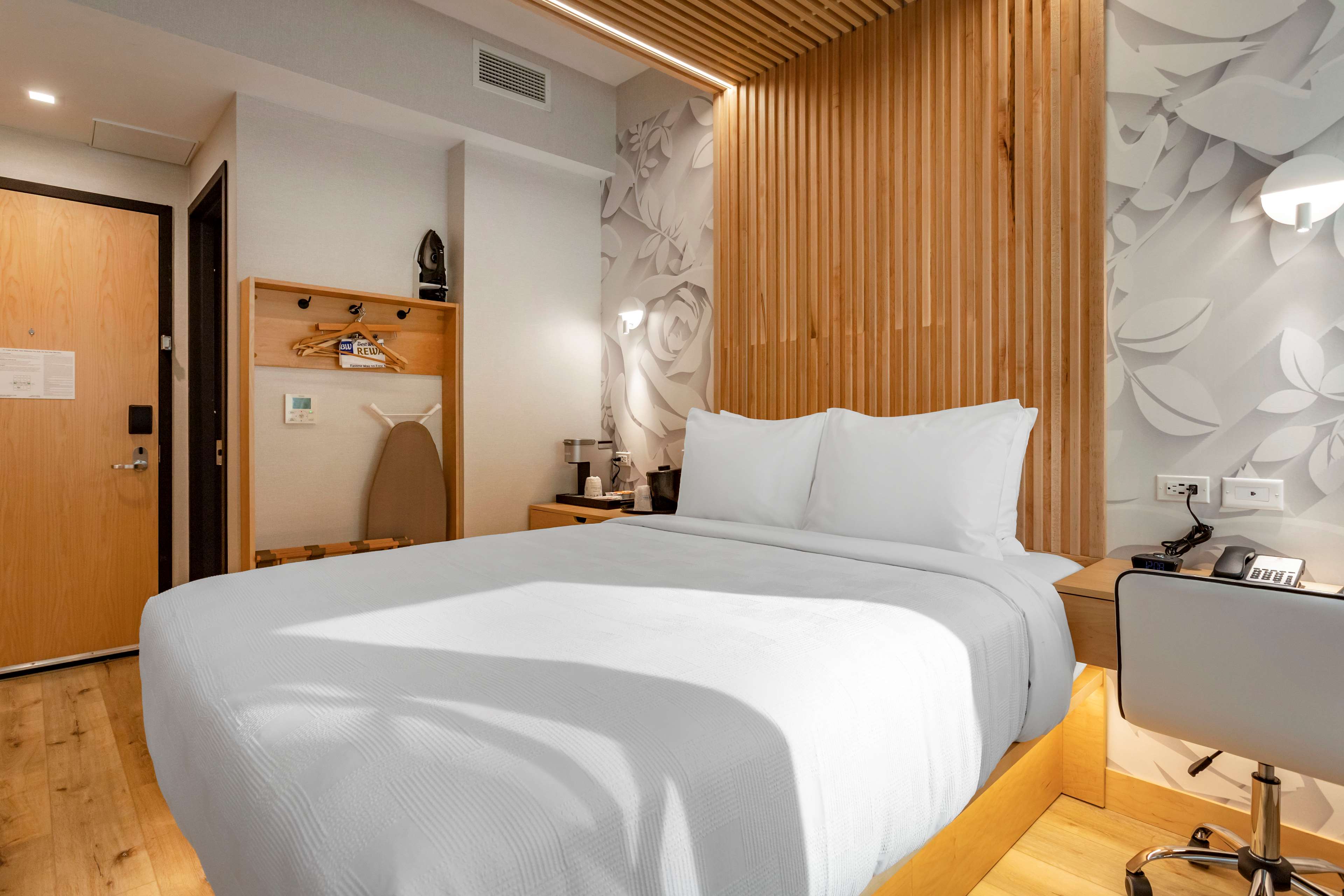 Best Western Plus Soho Hotel - Tap to explore photos