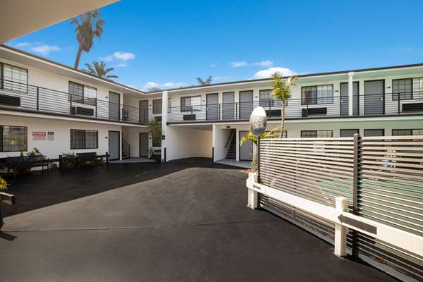 Exterior view - SureStay Collection by Best Western Sunset West Hotel Hollywood