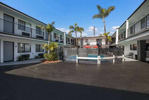 Exterior view - SureStay Collection by Best Western Sunset West Hotel Hollywood