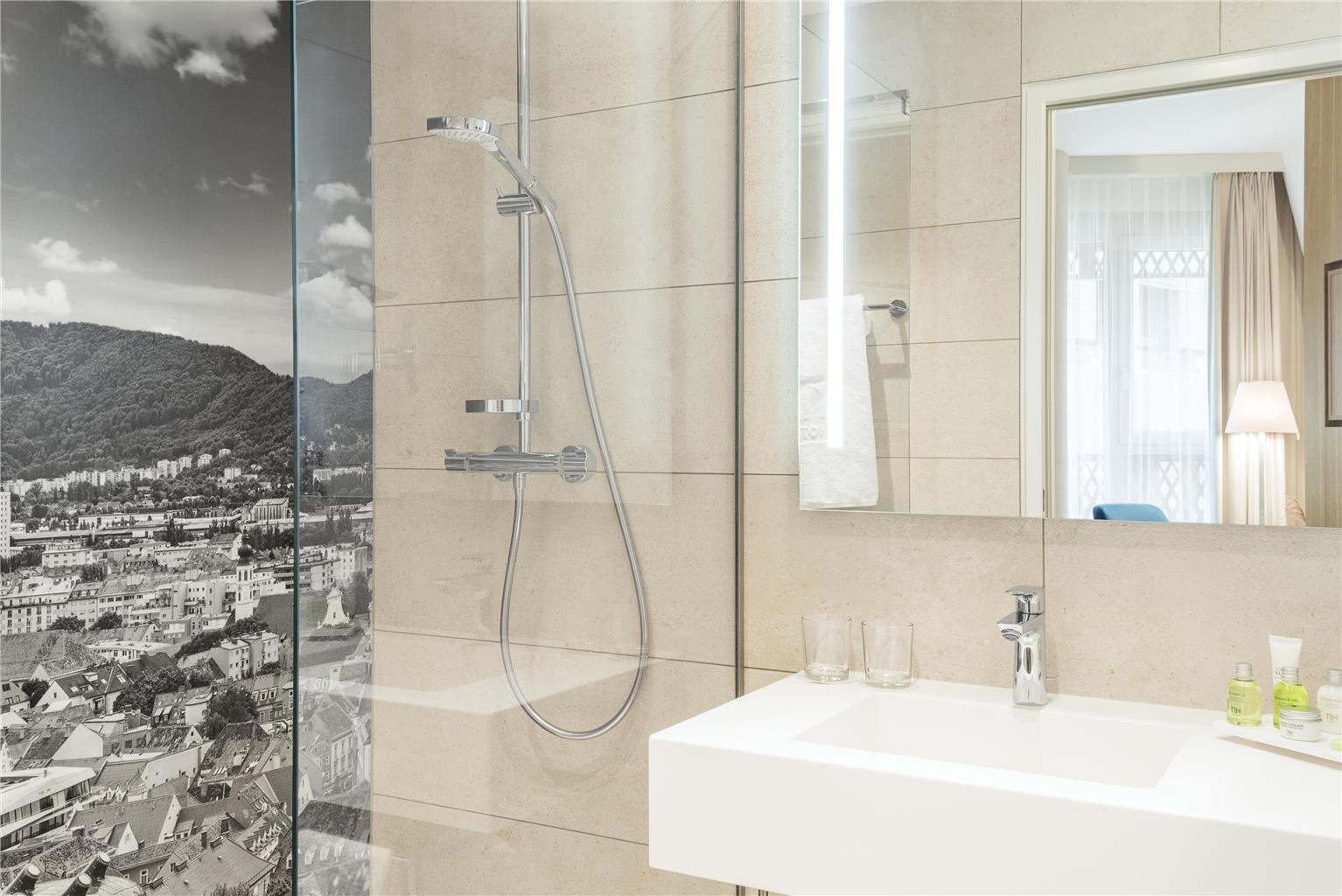 NH GRAZ CITY-guestroom-Guest Room,Bathroom,On-Site.jpg