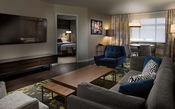 Suite - Paramount Hotel Seattle - I-5, Exit 166