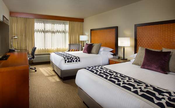  - Paramount Hotel Seattle - I-5, Exit 166