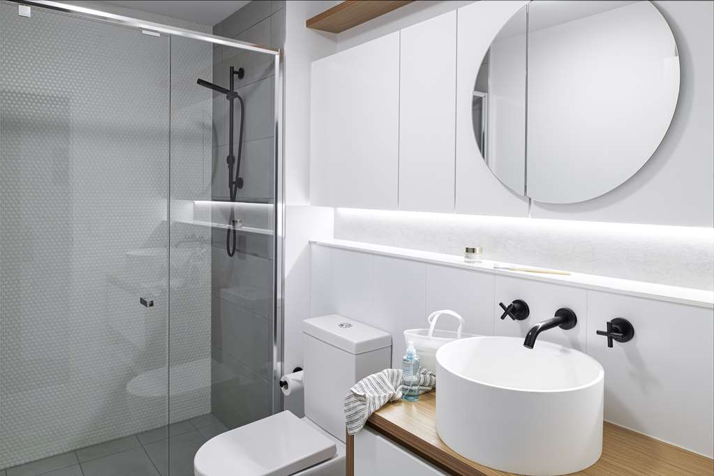 PUNTHILL IVANHOE-guestroom-Guest Room,On-Site.jpg