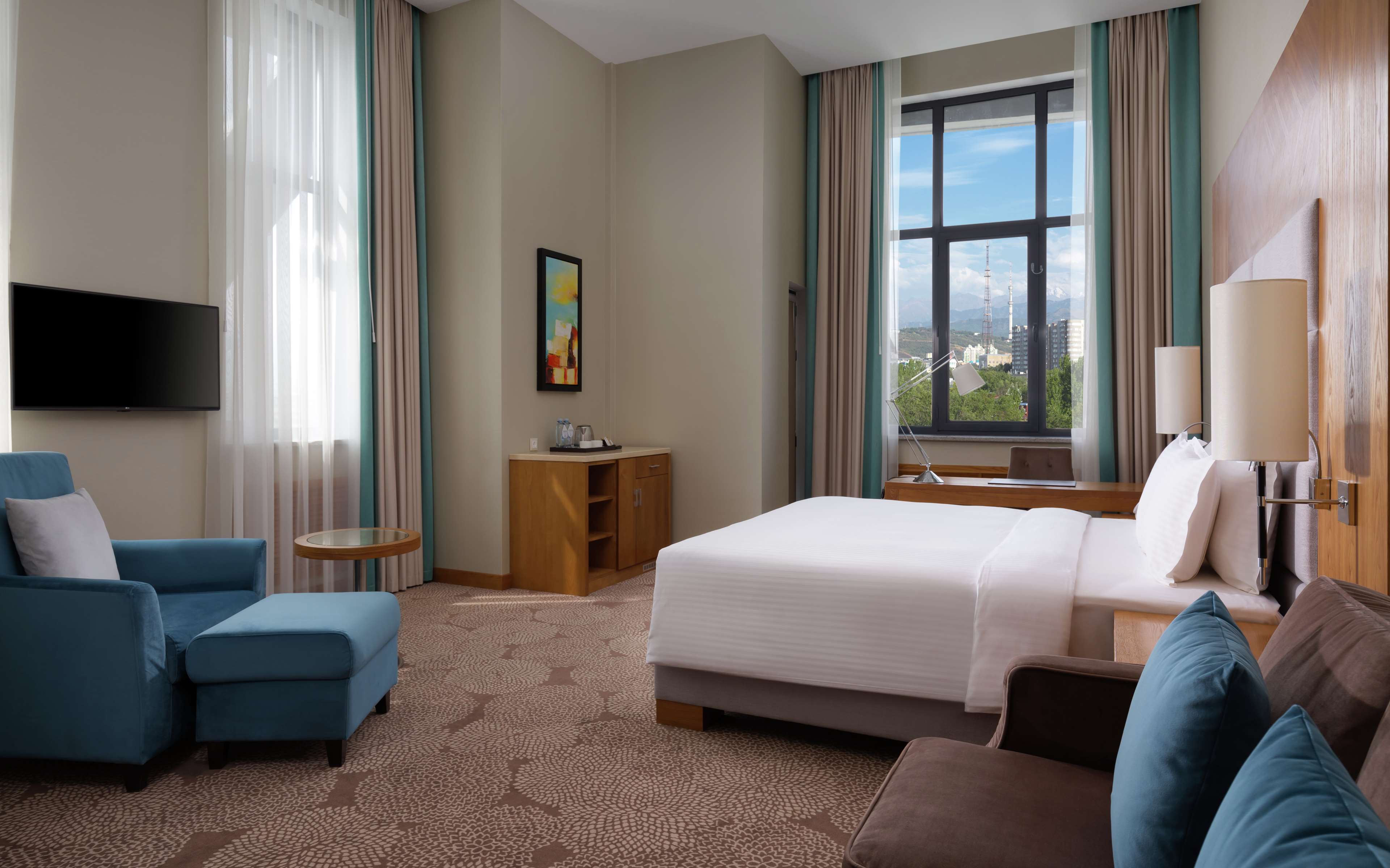 DoubleTree by Hilton Almaty Room Type - KING DELUXE ROOM