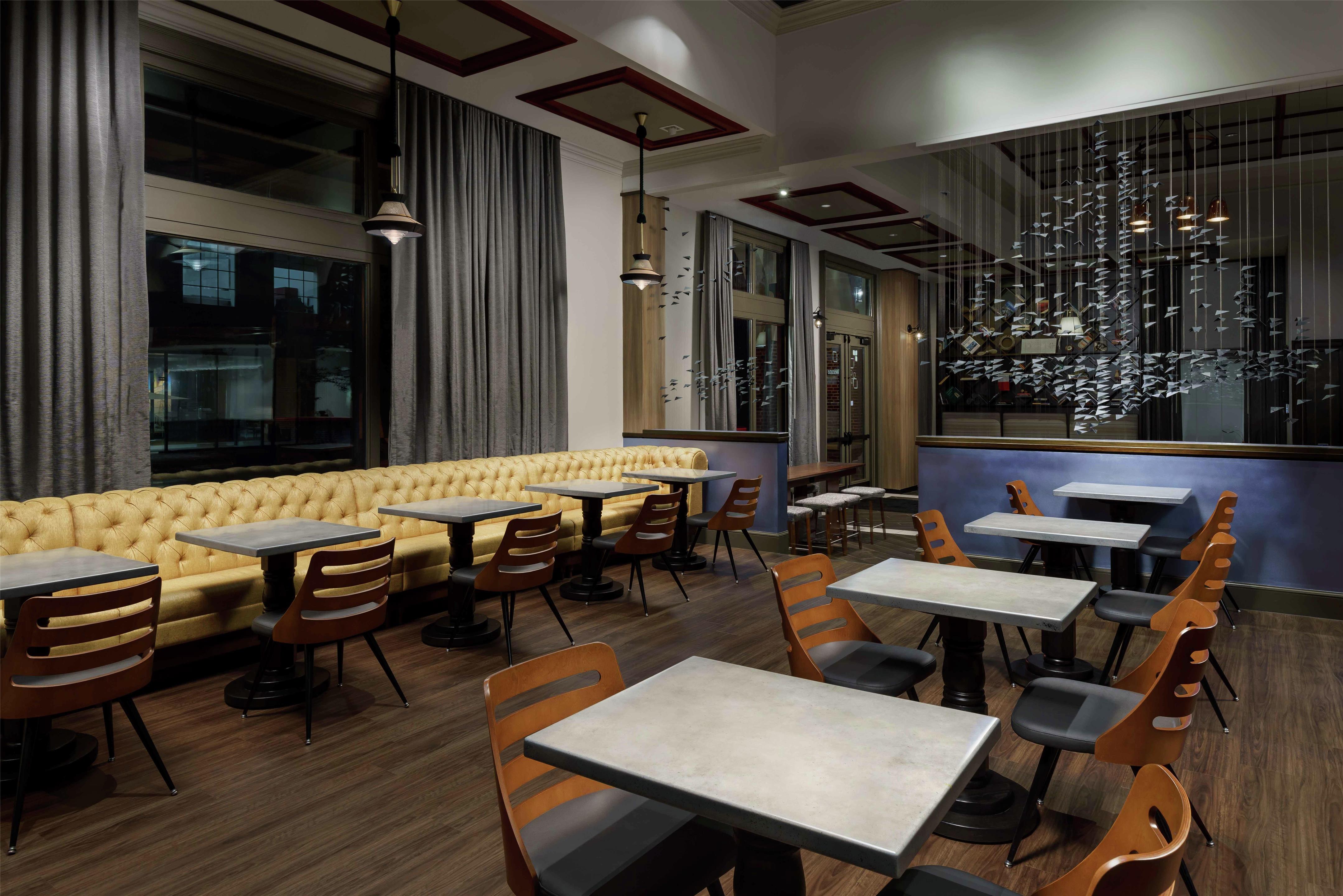 Restaurant | Hilton Garden Inn Annapolis Downtown