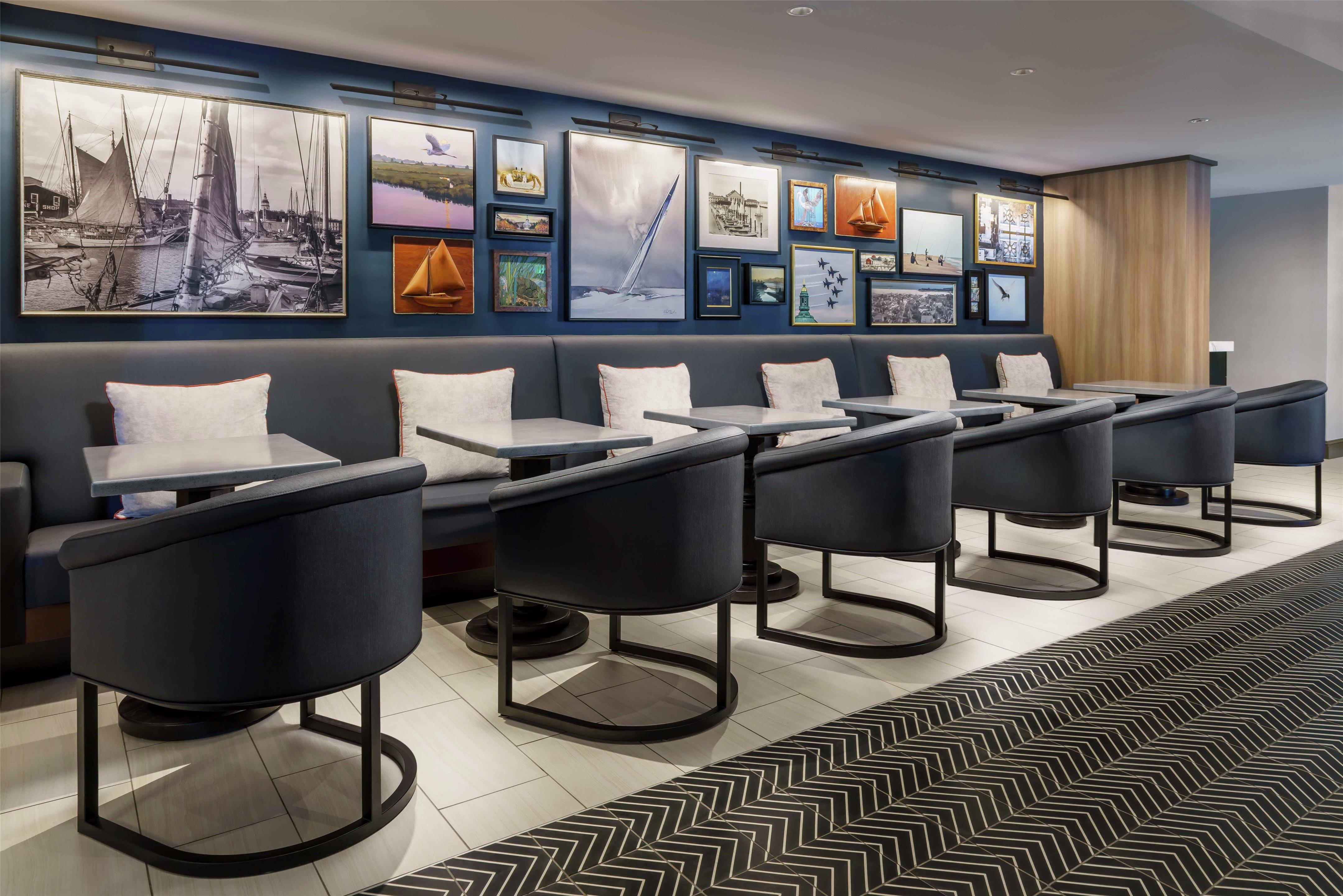 Breakfast Area | Hilton Garden Inn Annapolis Downtown