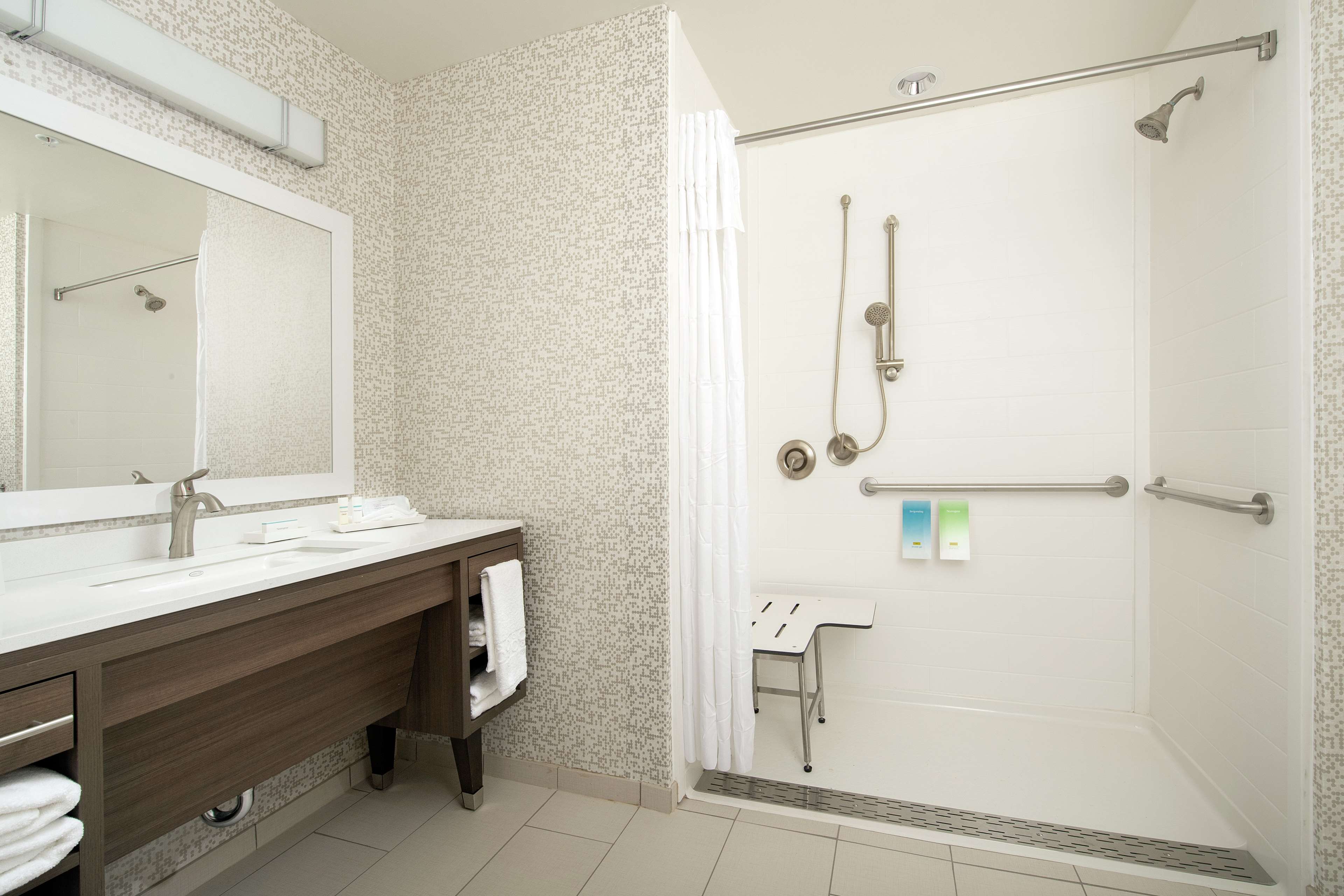 Home2 Suites by Hilton Longmont Room Type - 1QN ACC RI SHWR STUDIO NSM
