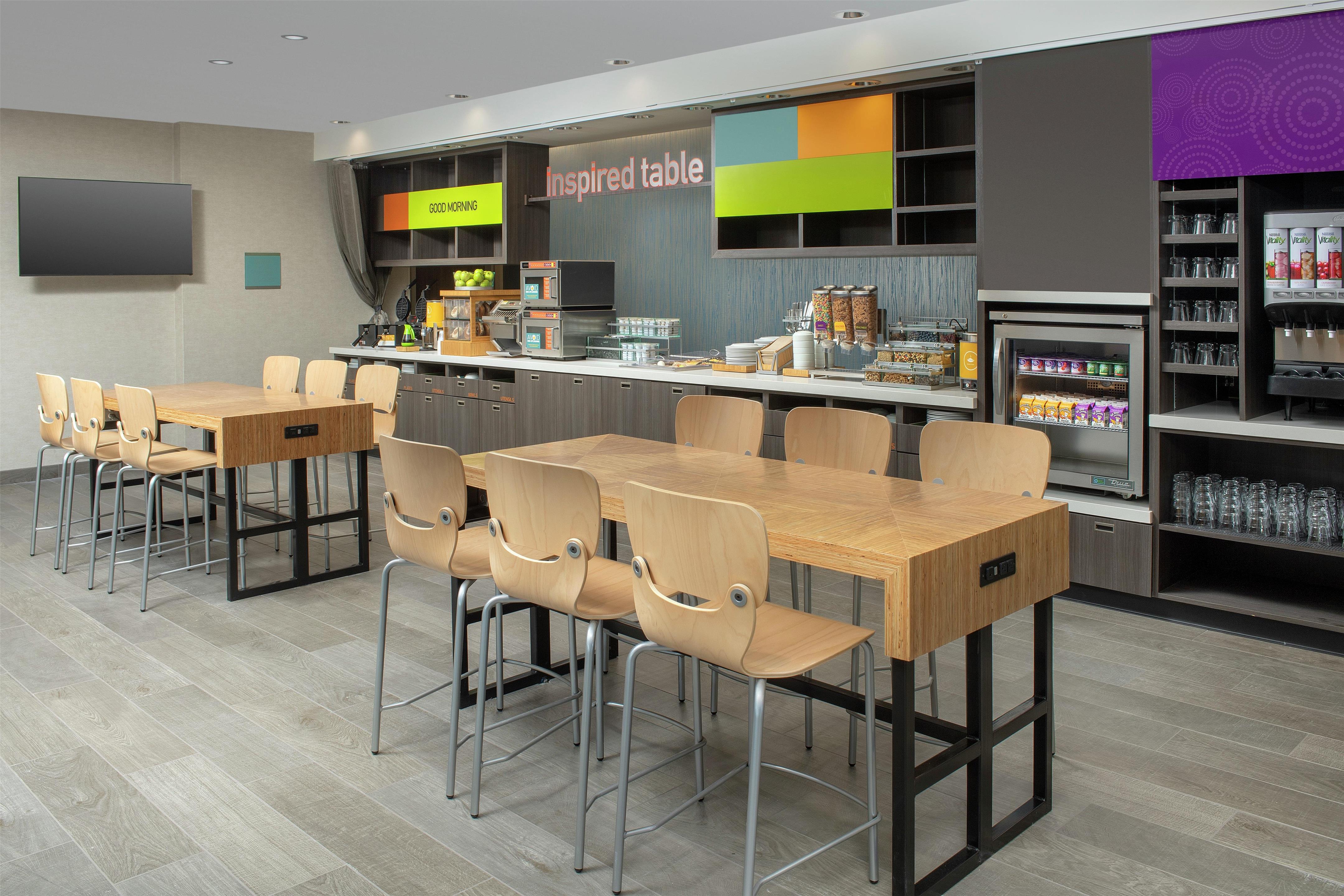 Breakfast Area | Home2 Suites by Hilton Longmont
