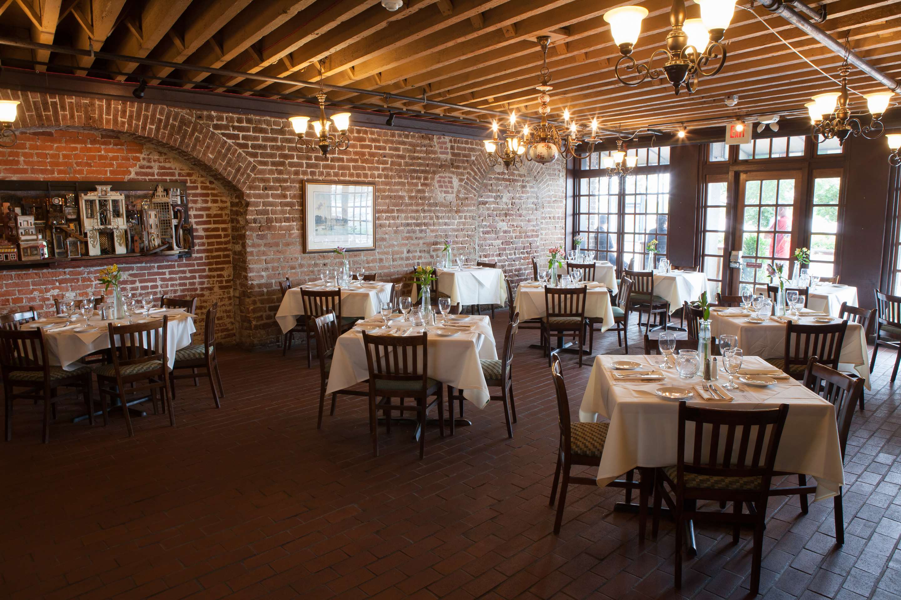 Restaurant | The Cotton Sail Hotel Savannah - Tapestry Collection by Hilton