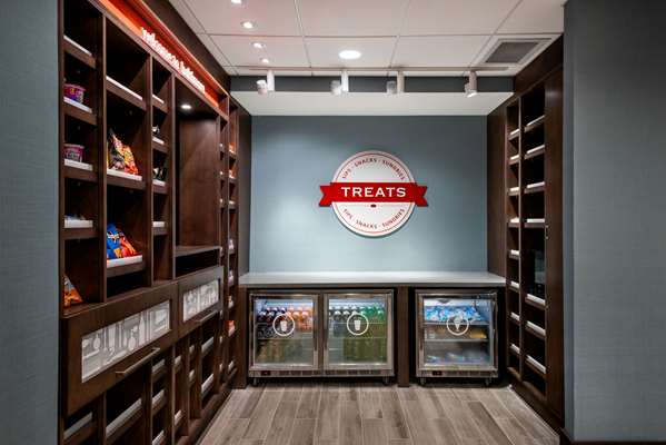 Restaurant - Hampton Inn Bayview Baltimore