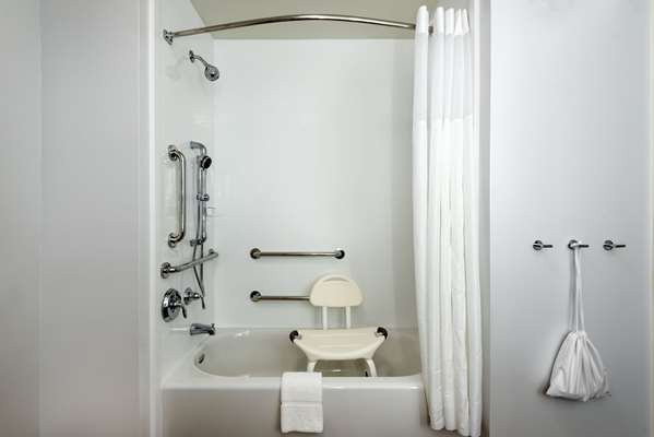  - Hampton Inn Bayview Baltimore