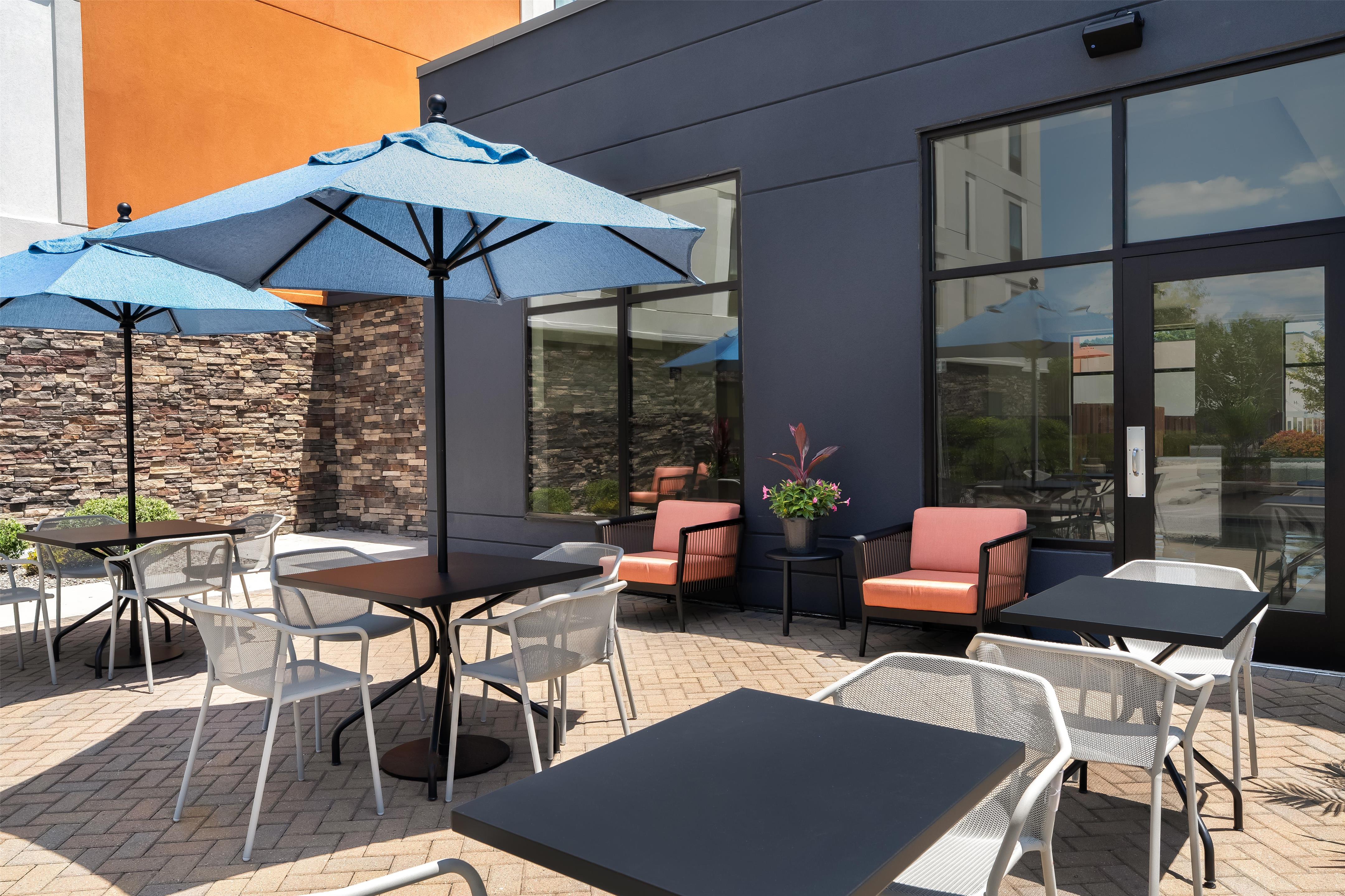 Exterior | Hampton Inn Baltimore Bayview Campus