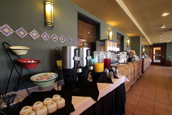 Amenities - Ramada Hotel Downtown Tucson - I-10, Exit 258