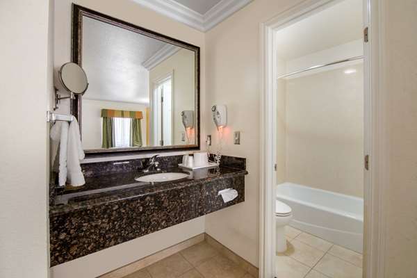  - Rodeway Inn Adelanto