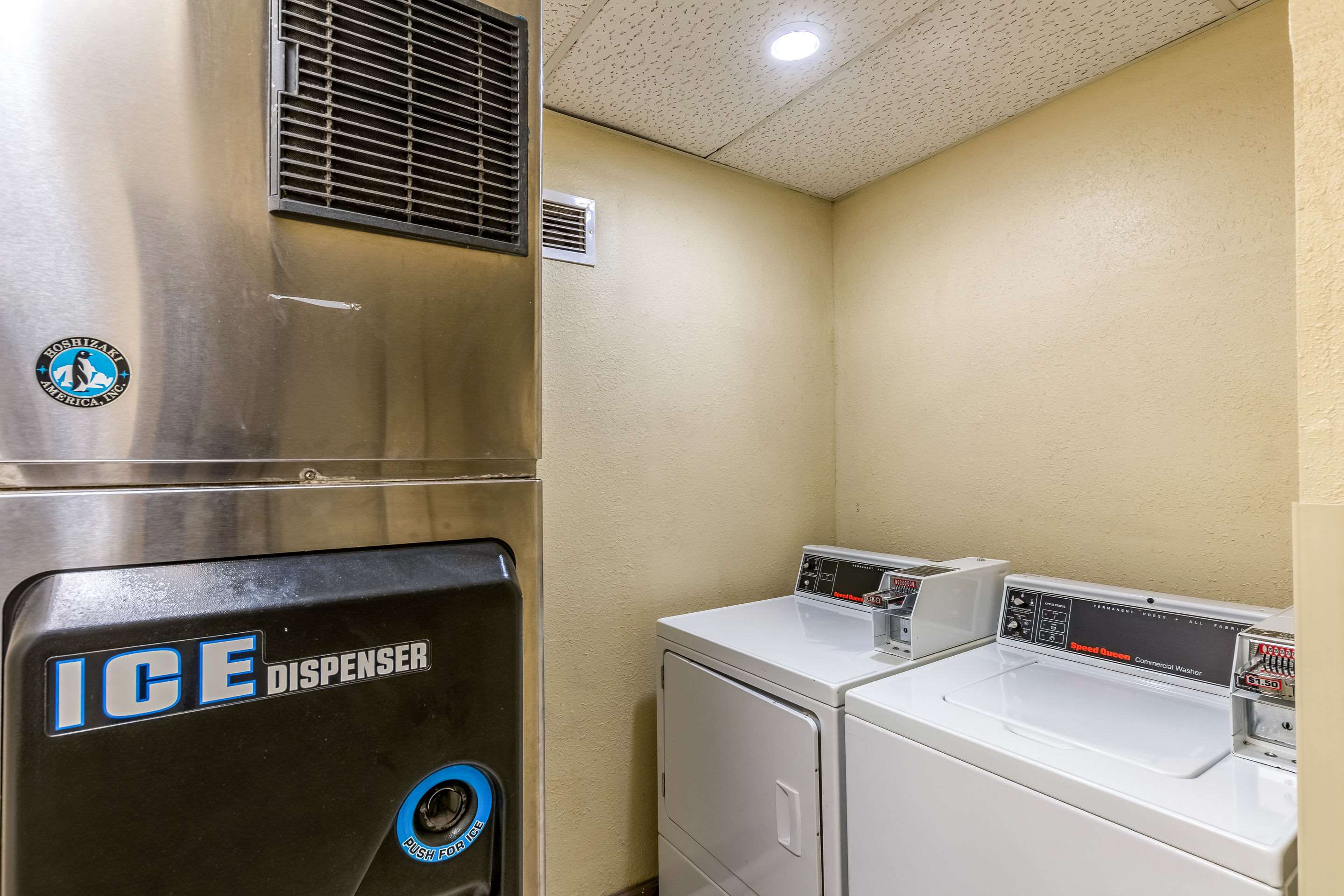 Guest laundry facilities | Quality Inn & Suites Southport