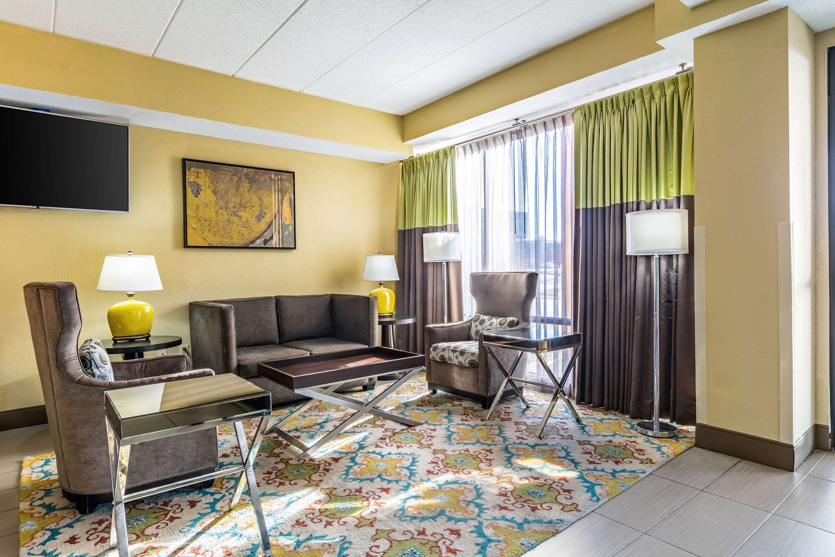 Hotel lobby | Quality Inn & Suites Southport