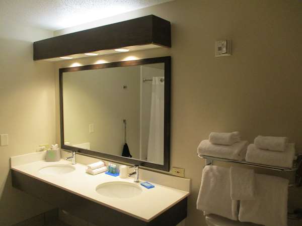 Suite - Best Western Plus Hudson Hotel - I-94, Exit 2