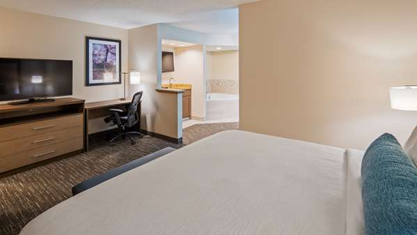  - Best Western Plus Hudson Hotel - I-94, Exit 2