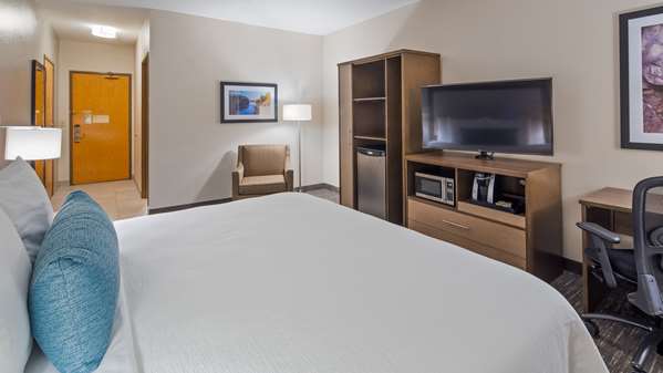  - Best Western Plus Hudson Hotel - I-94, Exit 2