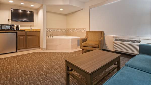  - Best Western Plus Hudson Hotel - I-94, Exit 2