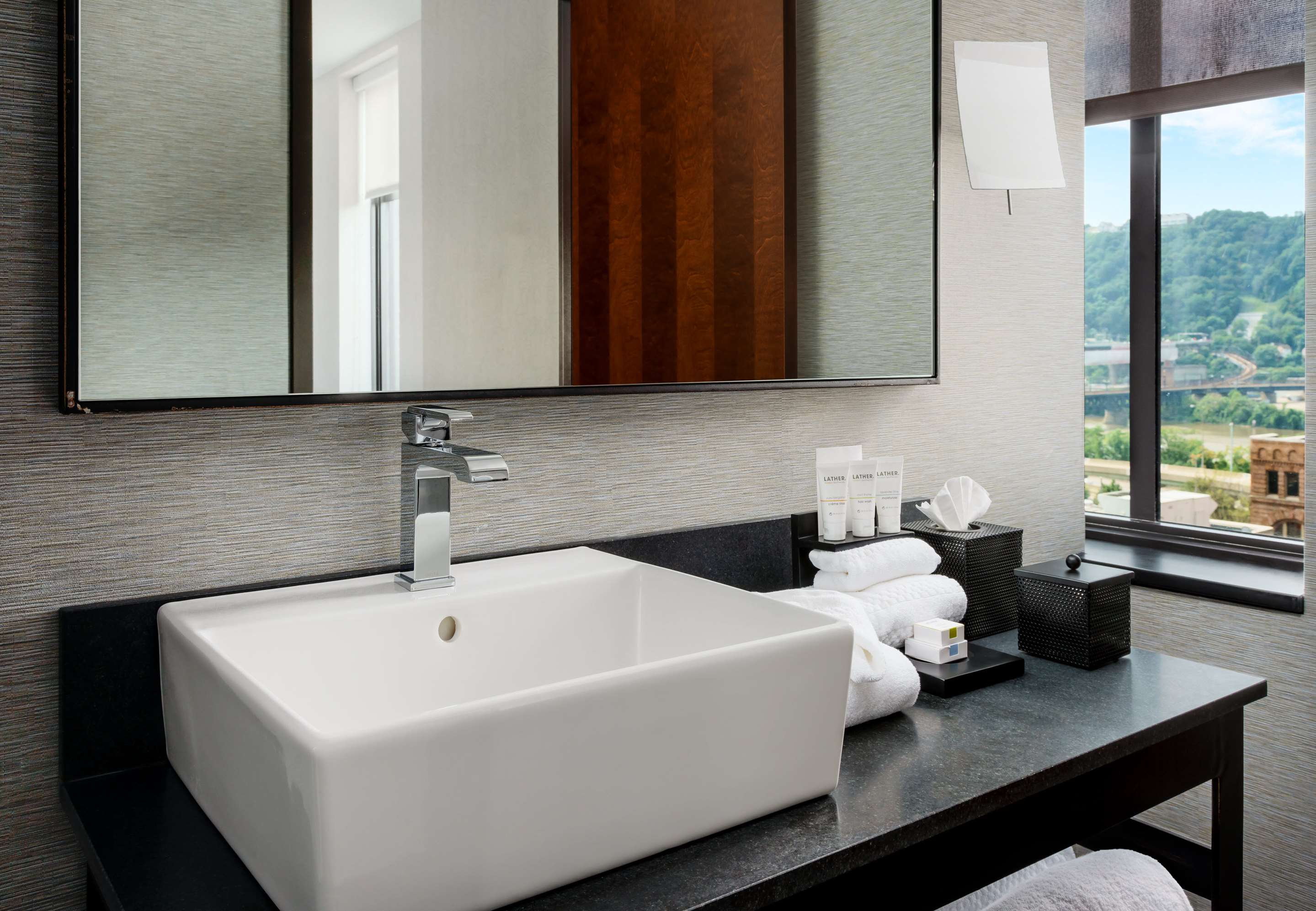 Guest room bath