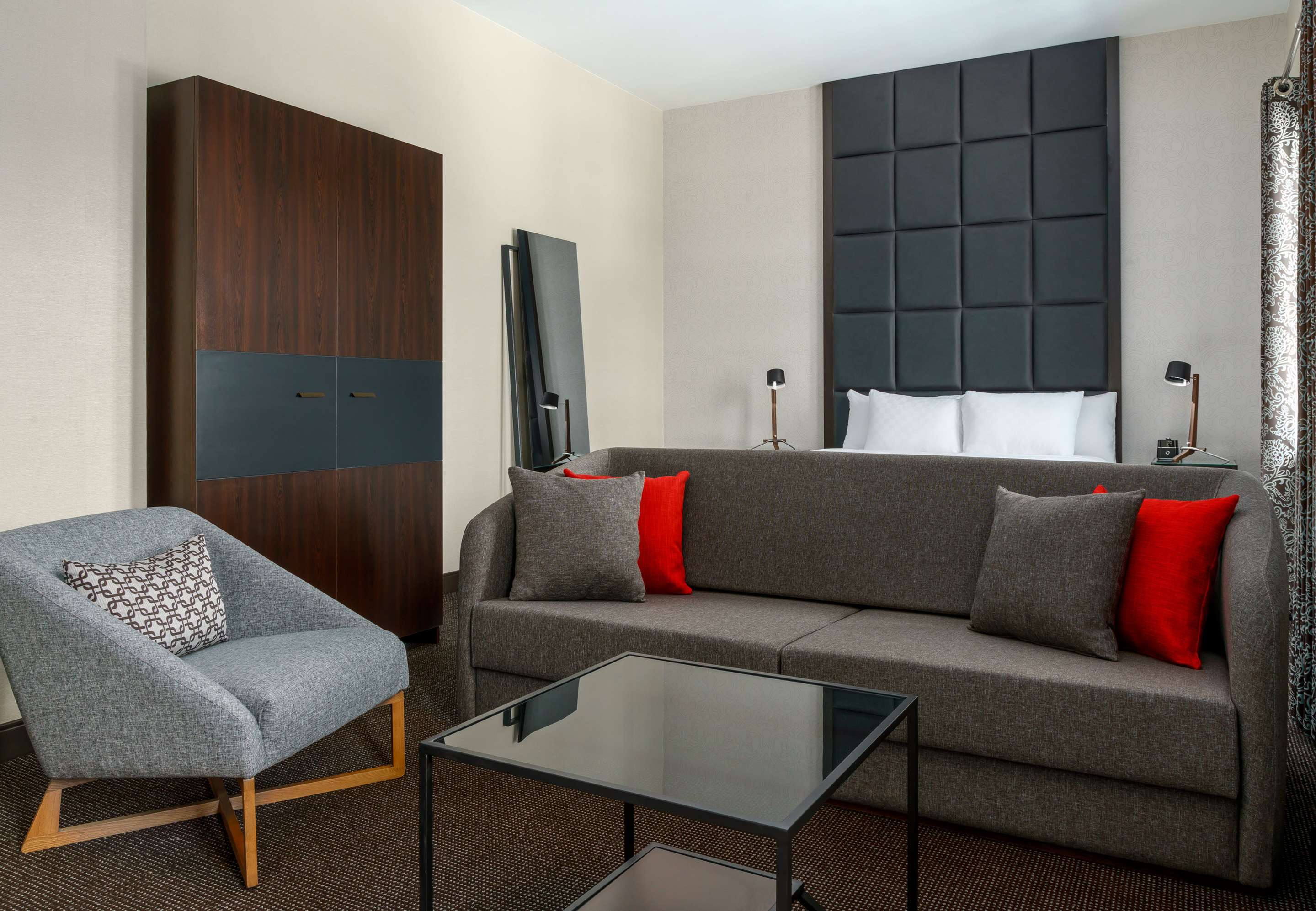 Guest room