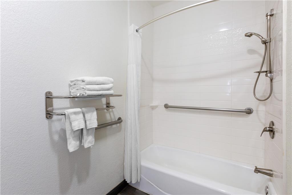 Best Western Inn of Payson-guestroom-Guest Room,Bathroom,On-Site.jpg