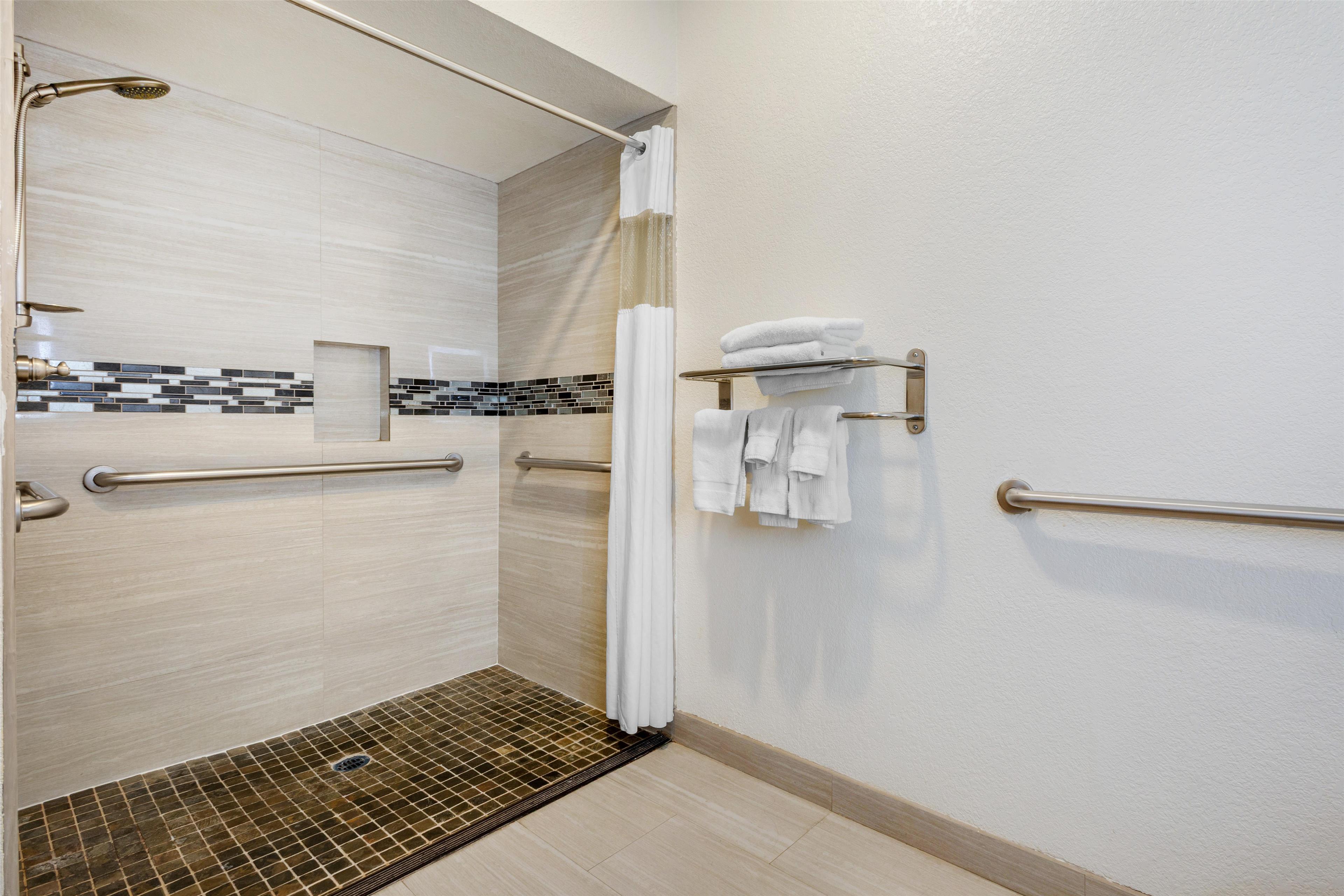 Best Western Inn of Payson Room Type - Accessible - 1 King, Mobility Accessible, Roll In Shower, Microwave And Refrigerator, Non-Smoking, F Best Western Inn of Payson Room Type - Accessible - 1 King, Mobility Accessible, Roll In Shower, Microwave And Refrigerator, Non-Smoking, F
