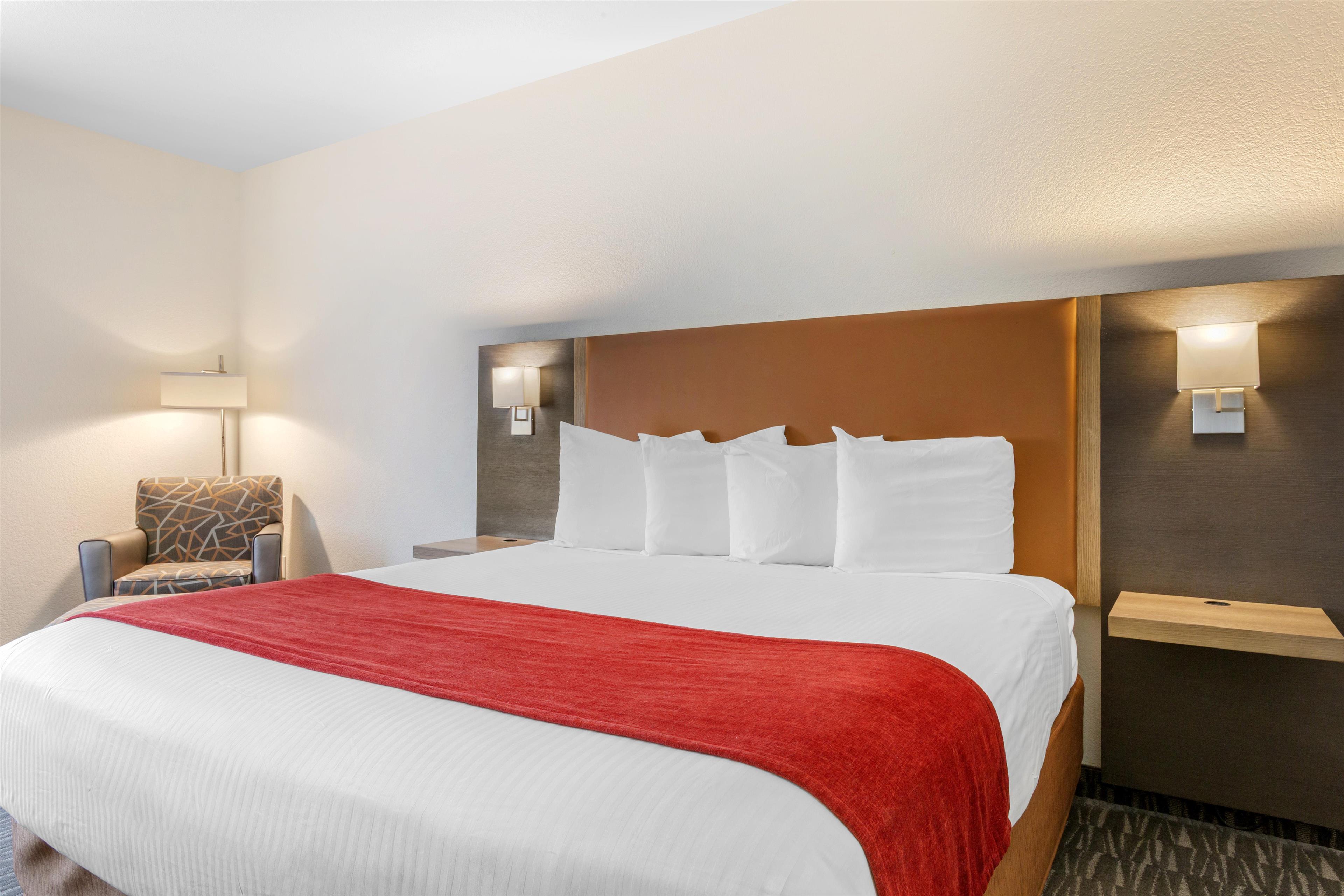 Best Western Inn of Payson Room Type - 1 King Bed, Non-Smoking, Pillow Top Mattress, Microwave And Refrigerator, Full Breakfast