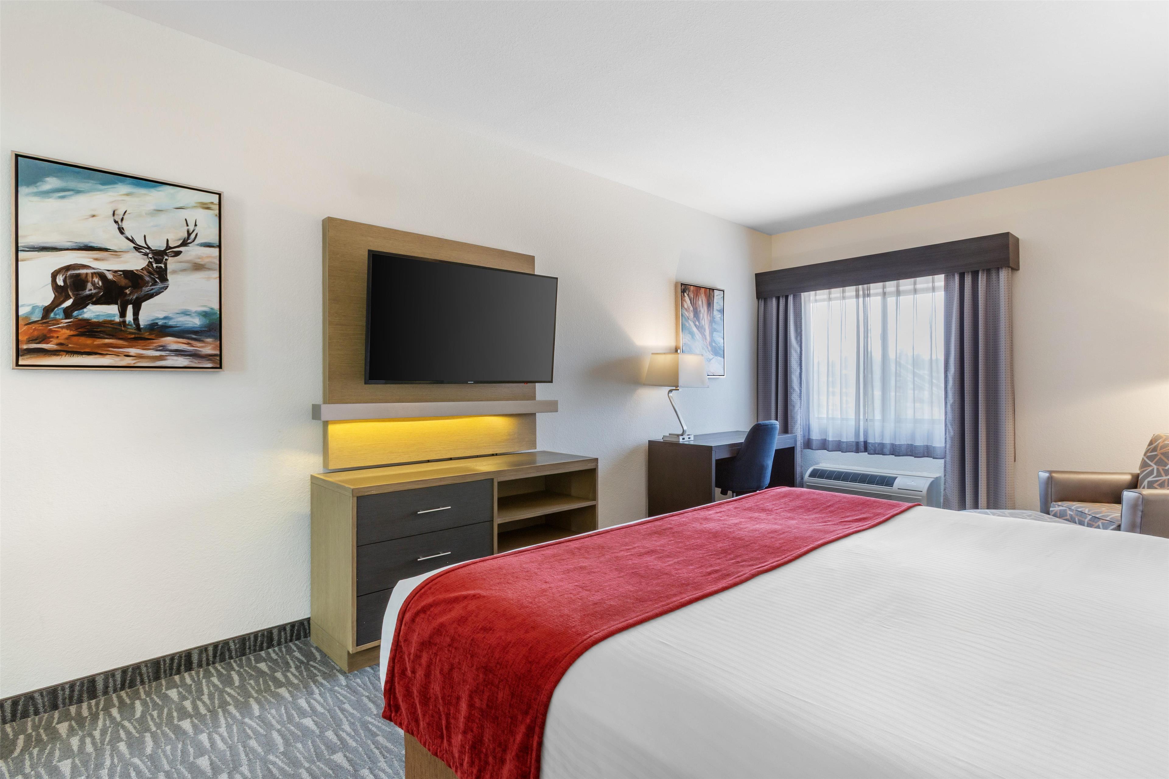 Best Western Inn of Payson Room Type - 1 King Bed, Non-Smoking, Fireplace, Pillow Top Mattress, Wet Bar, Microwave And Refrigerator, Full B Best Western Inn of Payson Room Type - 1 King Bed, Non-Smoking, Fireplace, Pillow Top Mattress, Wet Bar, Microwave And Refrigerator, Full B