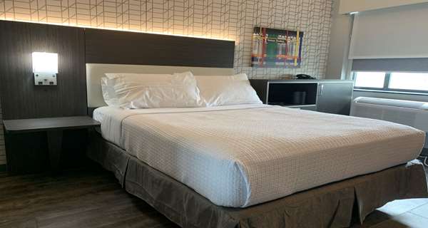  - Best Western Plus City Line Hotel Bronx