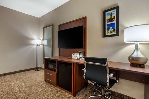  - Comfort Inn & Suites East Montgomery - I-85, Exit 6