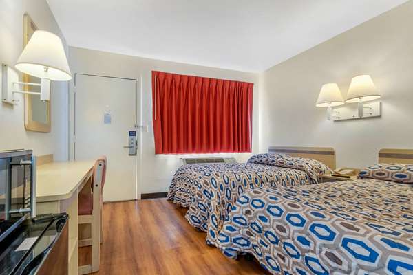  - Rodeway Inn Hays - I-70, Exit 159