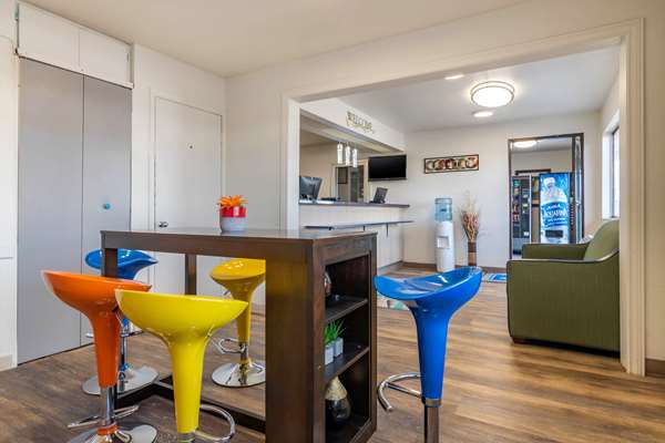  - Rodeway Inn Hays - I-70, Exit 159