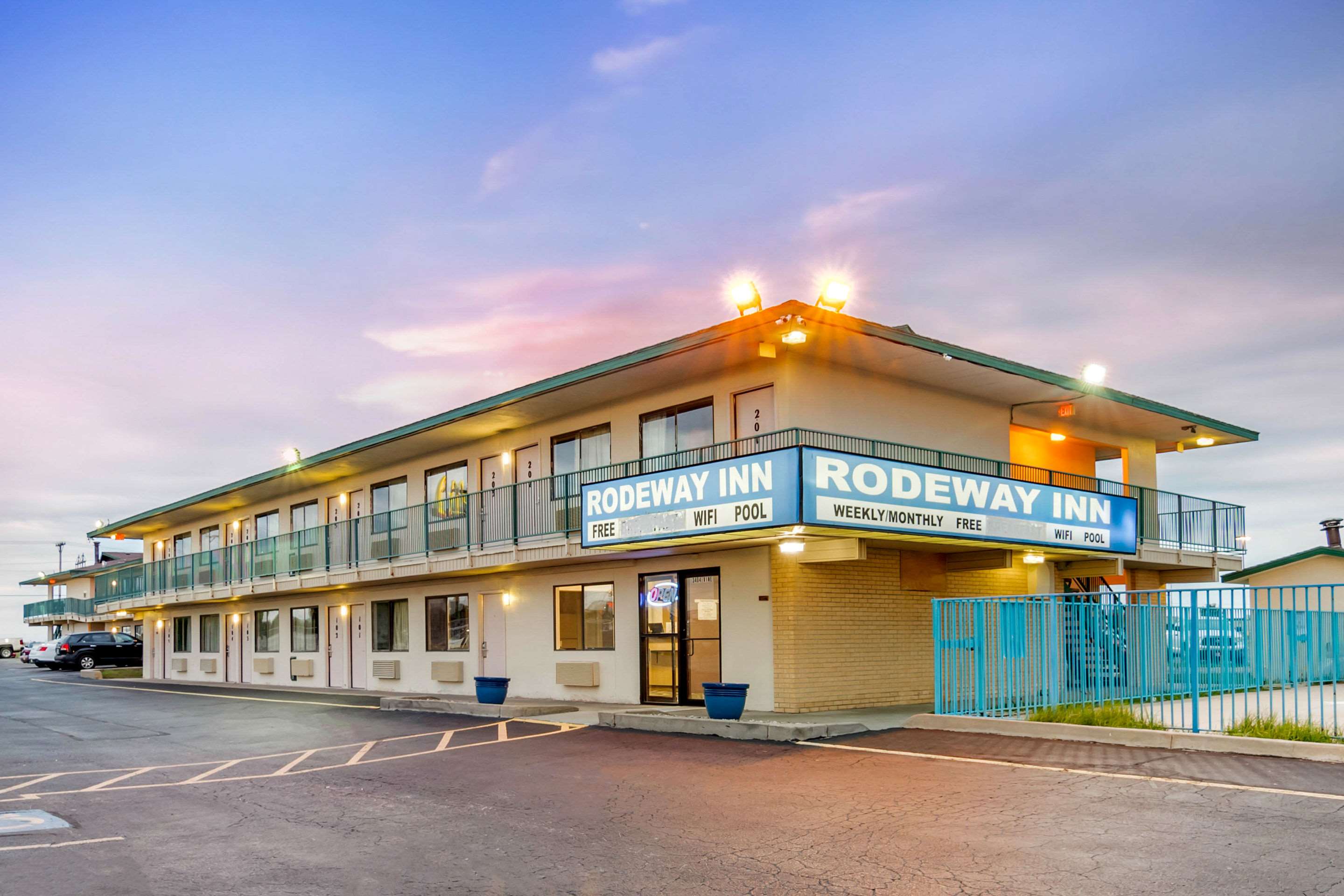 Hotel exterior | Rodeway Inn