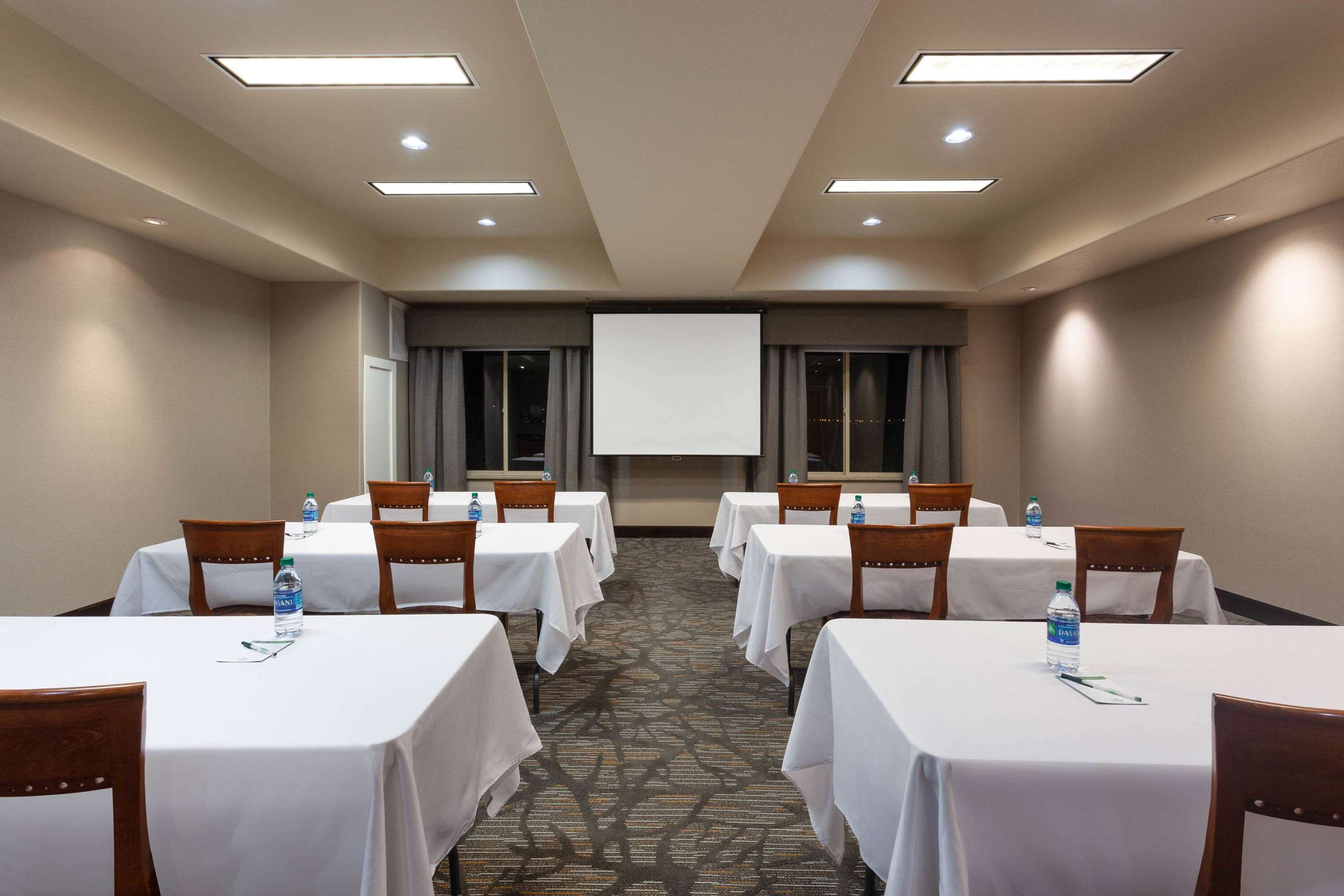 Meeting Room | Wingate by Wyndham Moses Lake
