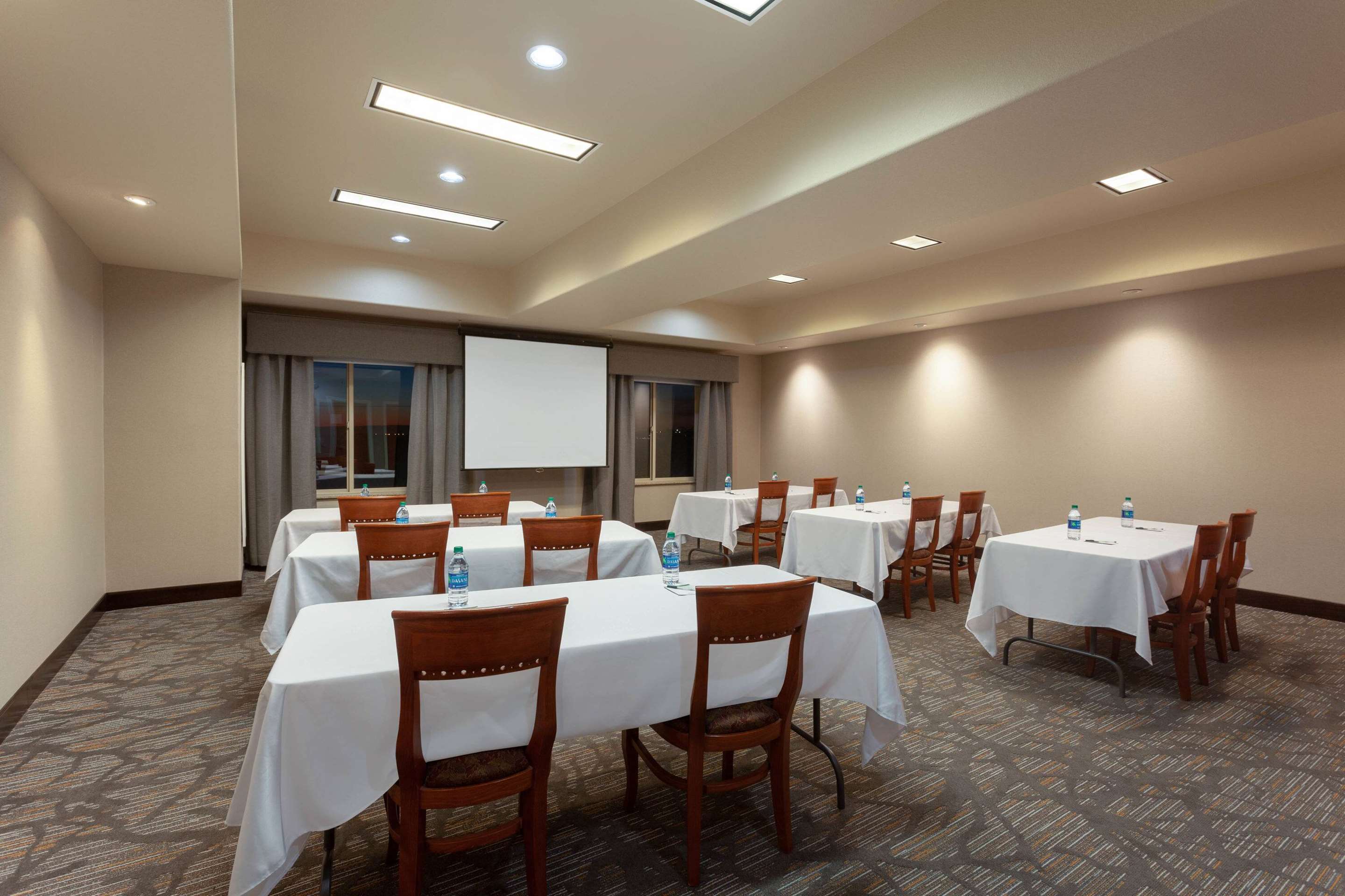 Meeting Room | Wingate by Wyndham Moses Lake