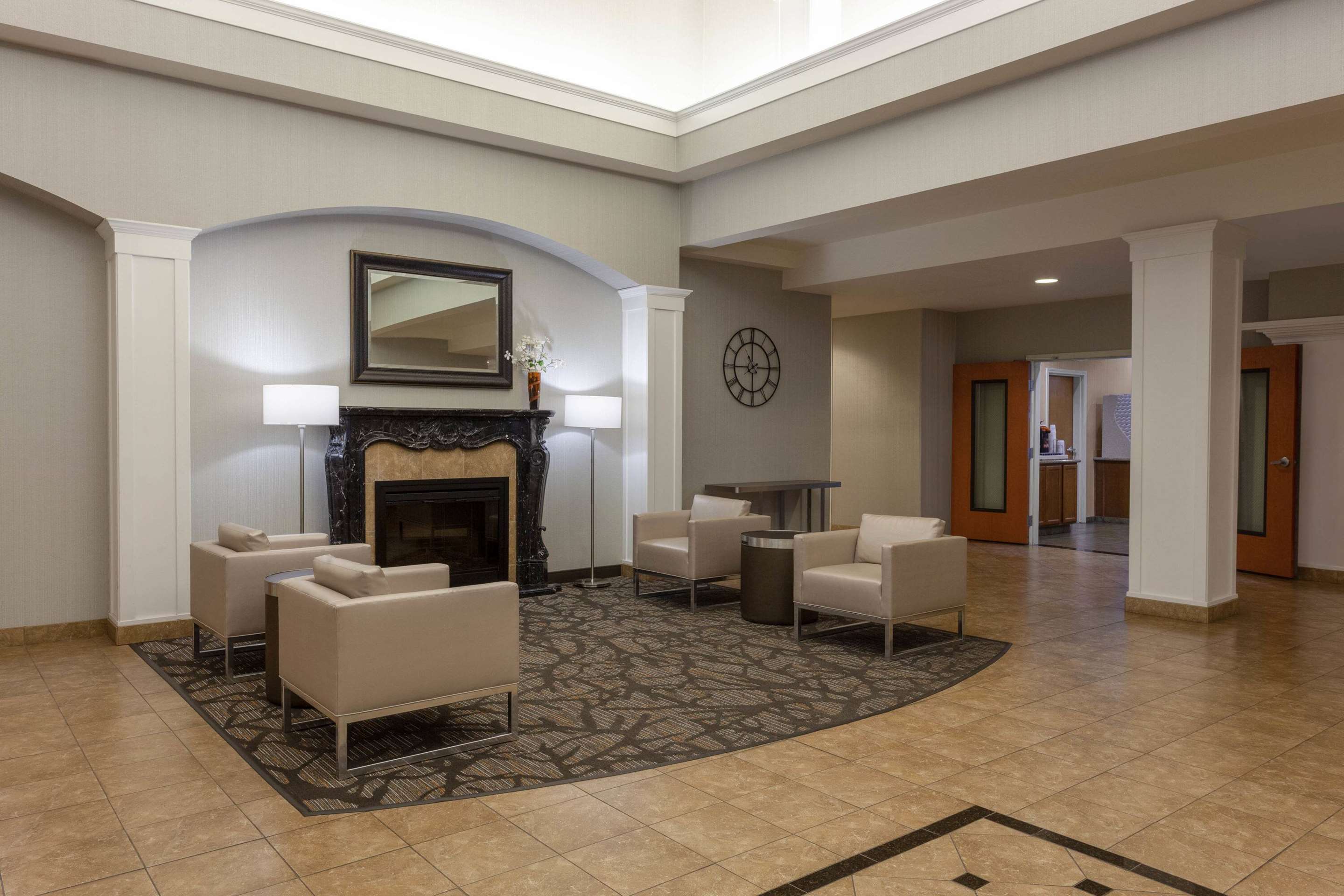 Lobby | Wingate by Wyndham Moses Lake