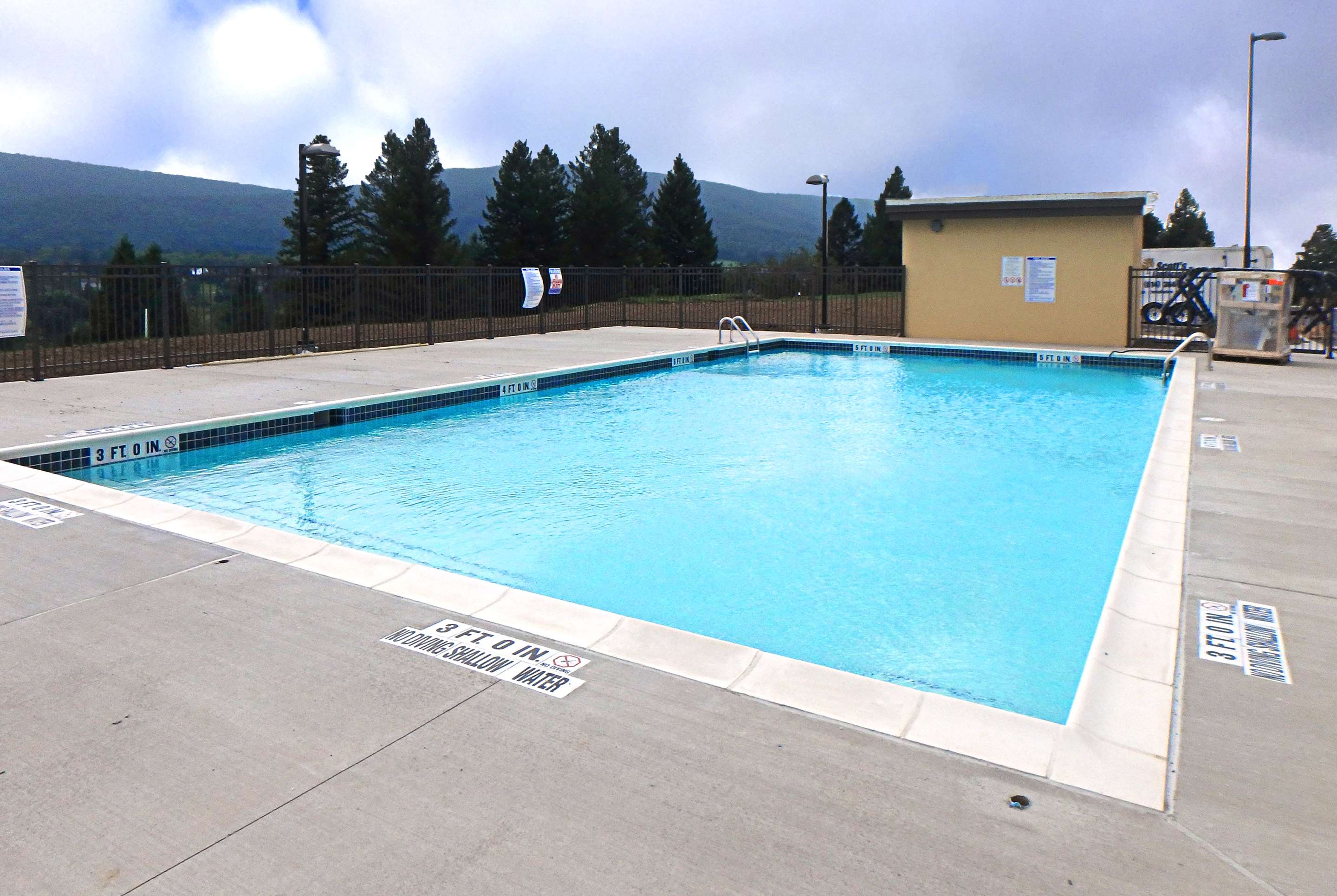 Pool | Wyndham Garden State College